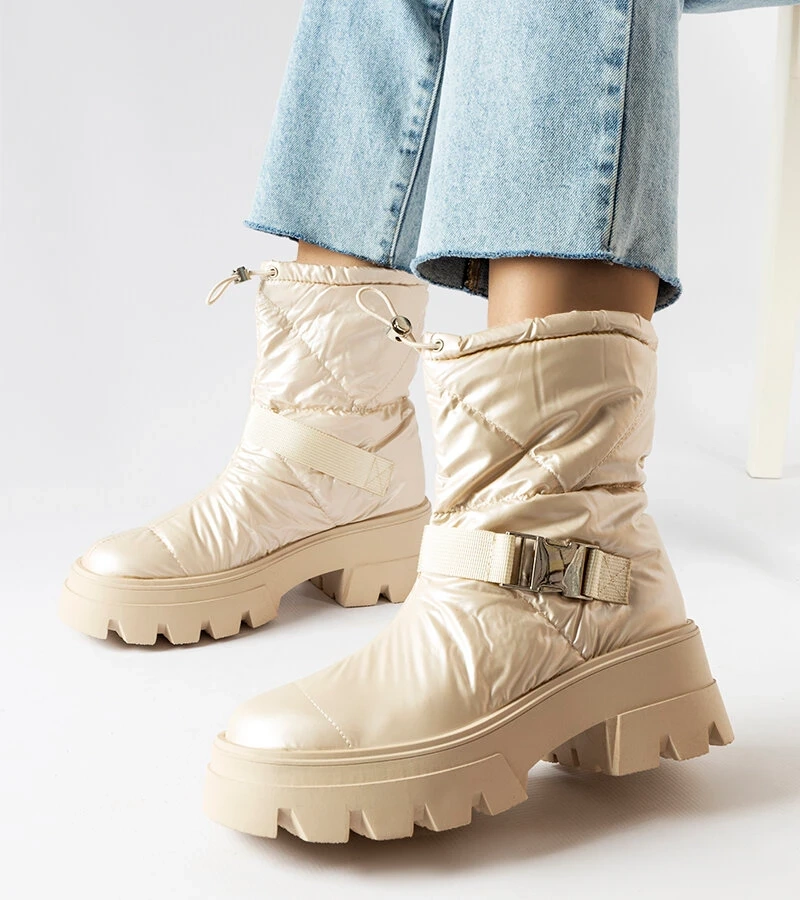 Beige lackierte Schneestiefel Ambretta