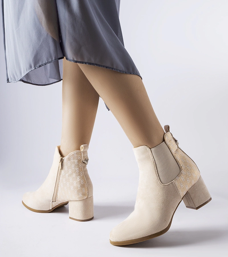 Beige Stiefeletten mit niedrigem Absatz von Monte