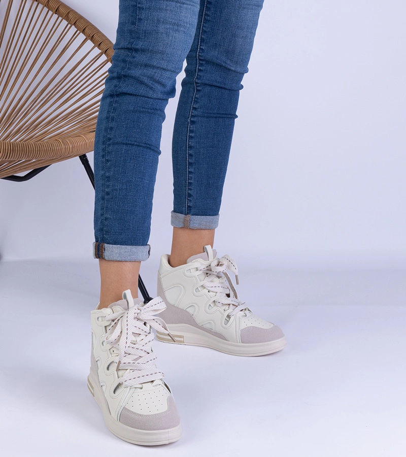 Damen-Sneaker in Weiß mit dicken Schnürsenkeln Gralina