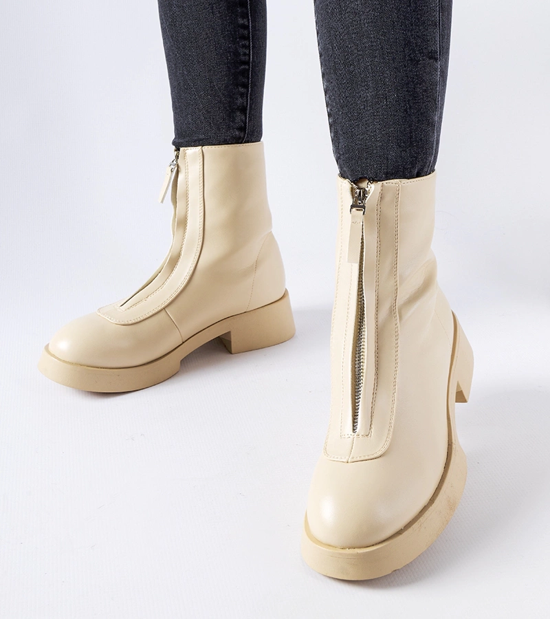 Beige gefütterte Stiefeletten mit Reißverschluss von Baldo