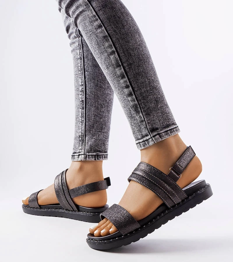 Schwarze glänzende Felicienne Sandalen