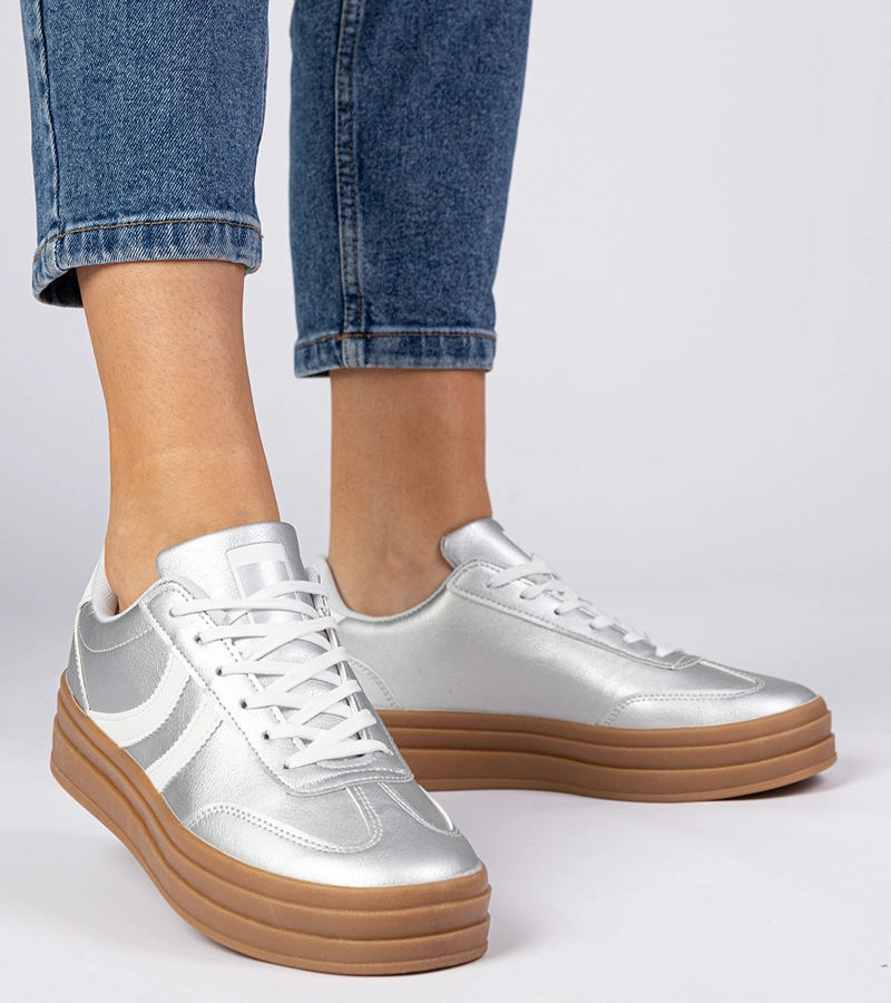 Silberne Damen-Sneaker auf Plateausohle Melly