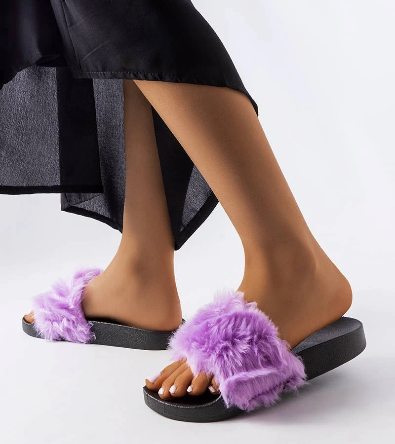 Lila Pantoffeln mit Fell von Genevre