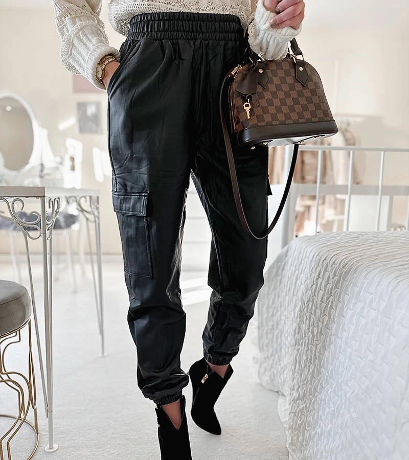 Schwarze Jogginghosen aus Kunstleder Oriel