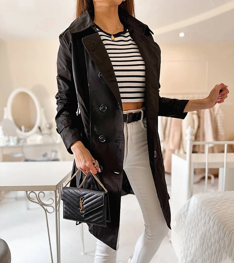 Schwarzer Trenchcoat mit Royale-Gürtel