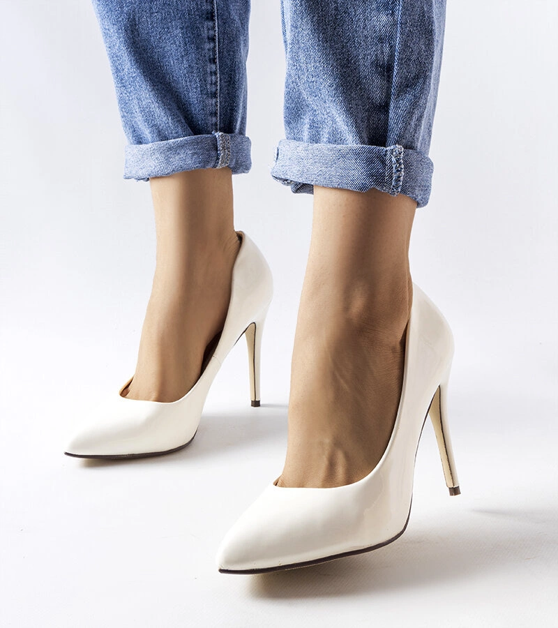 Weiße lackierte Stilettos von Marcos