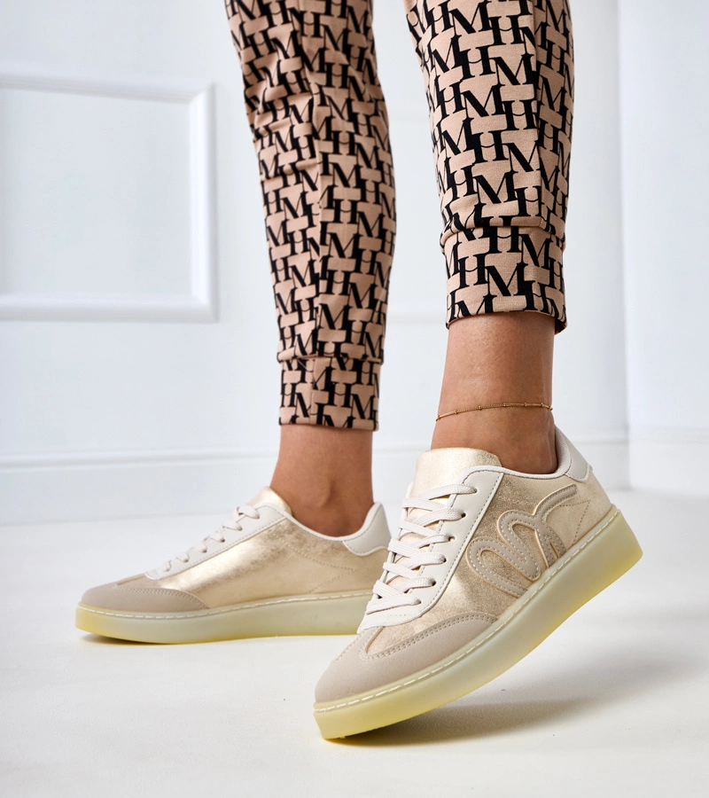 Beige Sneakers auf Plateausohle mit goldenem Motiv Izabell