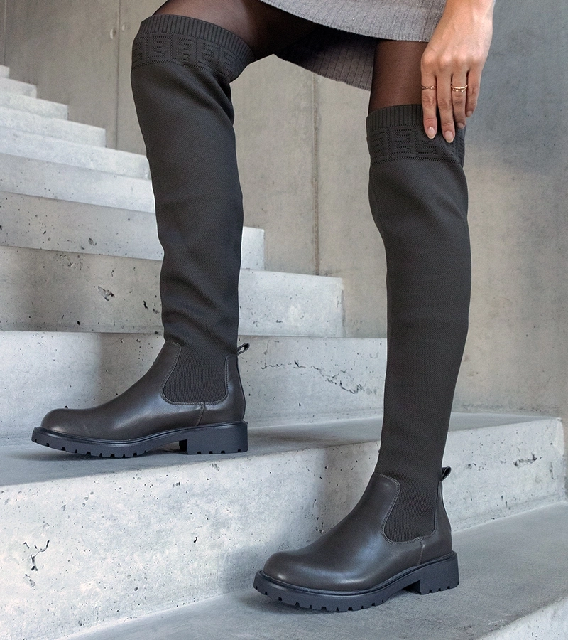 Grüne lange Stiefel mit elastischem Schaft von Juanra.