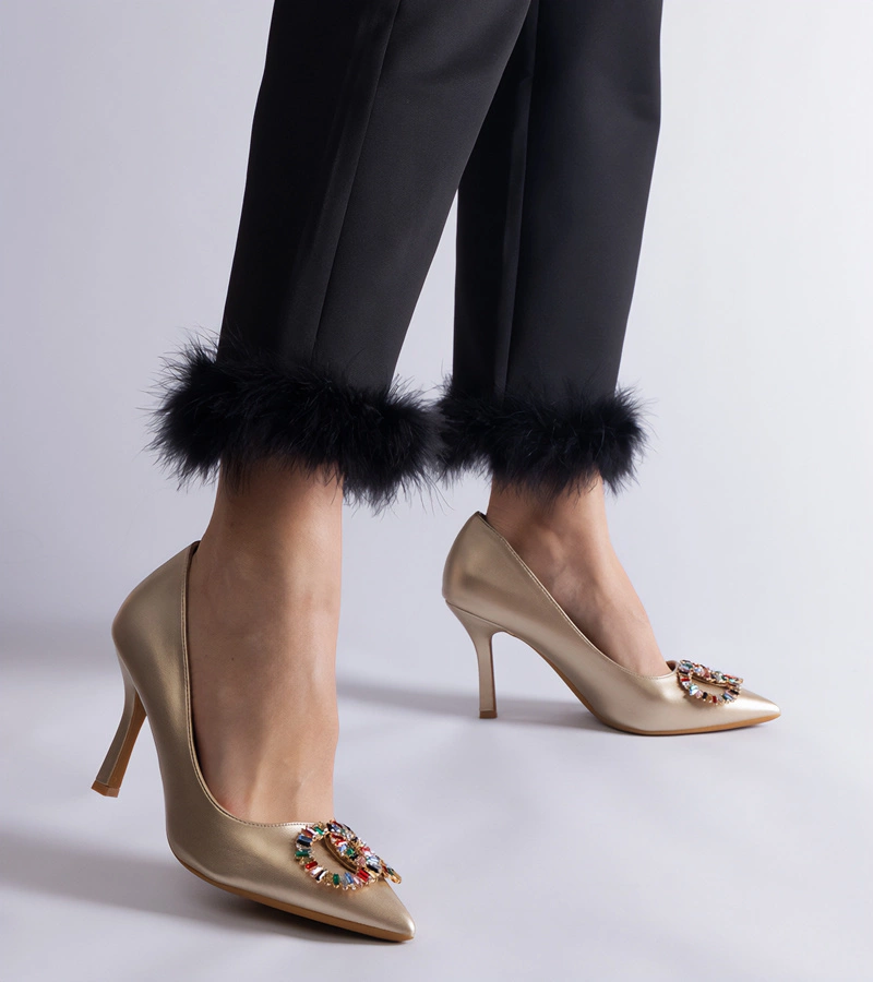 Goldene Pumps verziert mit bunten Zirkonia Callsa