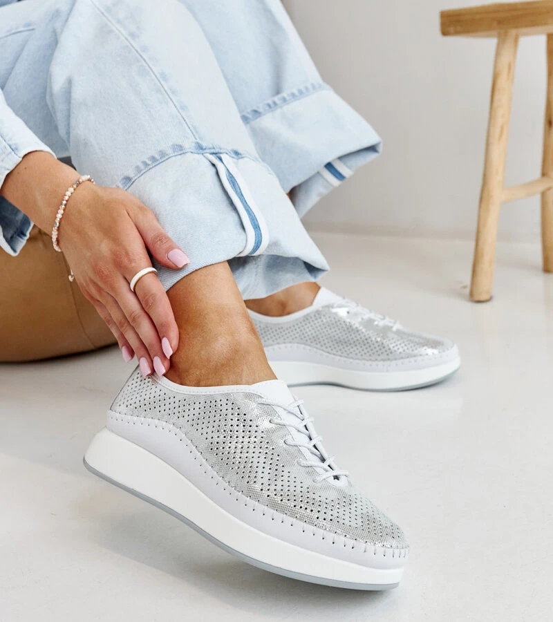 Silberne Leder-Sneaker mit Plattform von Amana