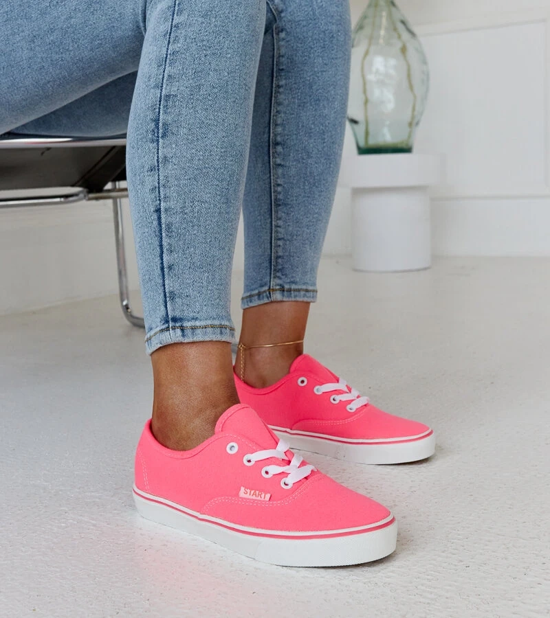 Hellrosa klassische Erla-Turnschuhe