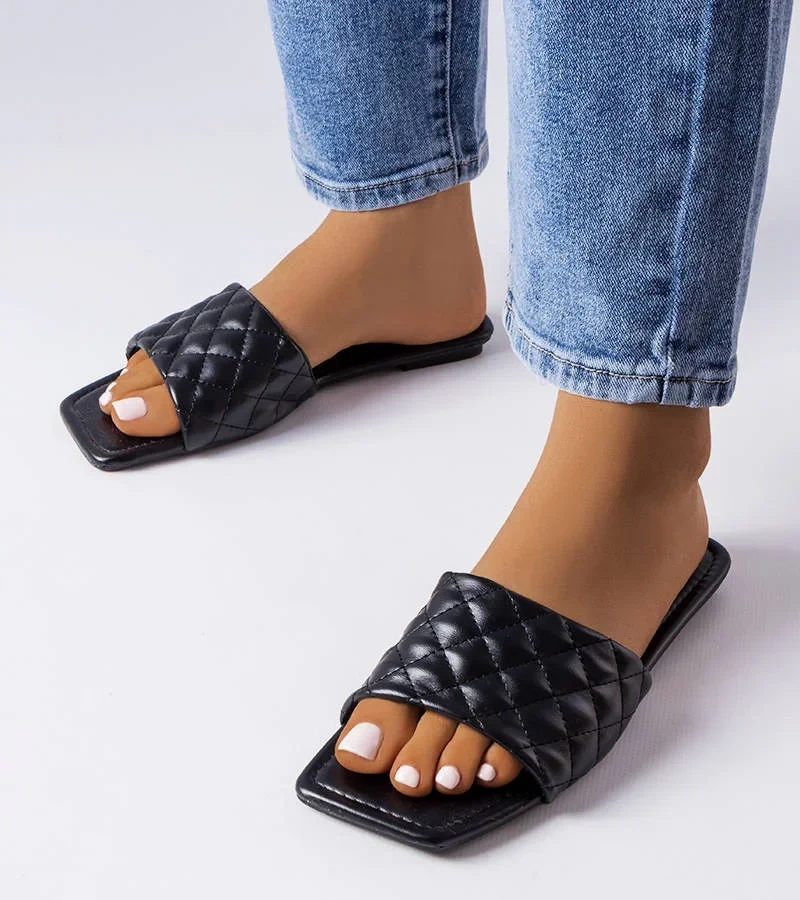 Elegante schwarze Labrie-Pantoletten mit Steppmuster