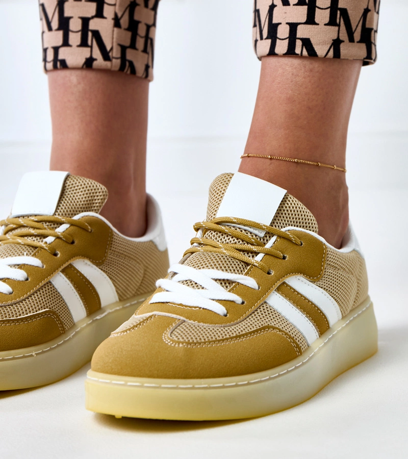 Gelbe Mesh-Sneaker mit weißem Einsatz Weka