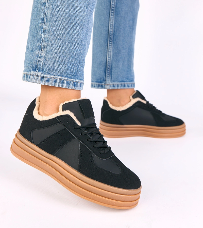 Schwarze, gefütterte Sneakers mit Fell Kelsi