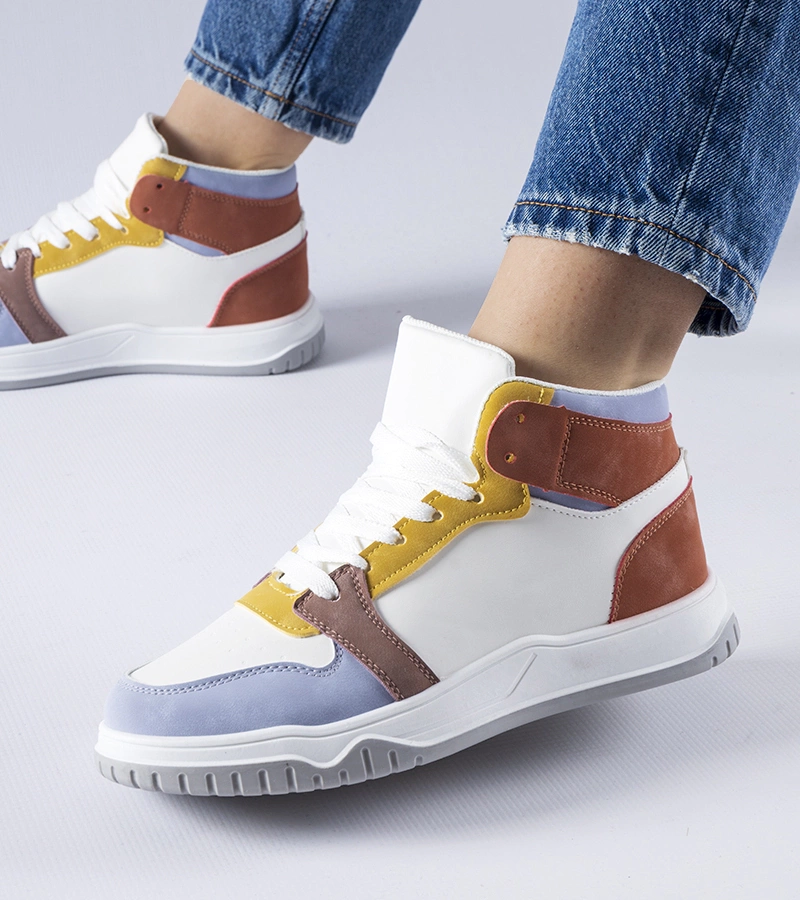 Elizabeths violette Knöchel-Sneaker