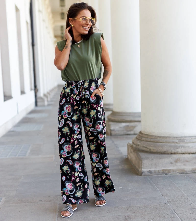 Schwarze weite Palermo-Hosen mit Blumenmuster