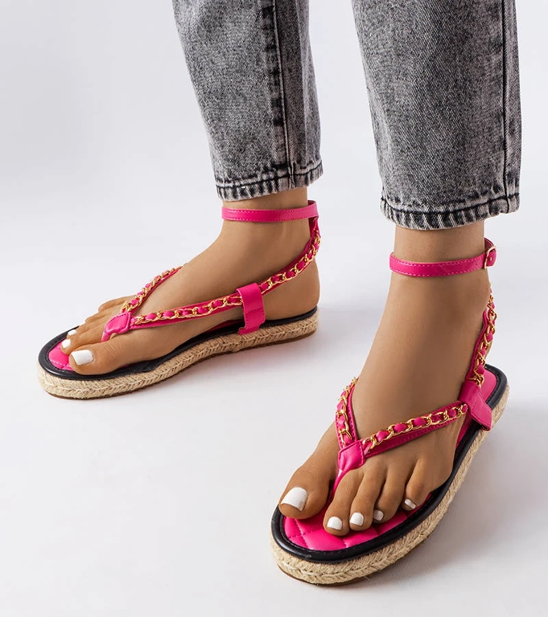 Rosa Sandalen verziert mit einer Varieur-Kette