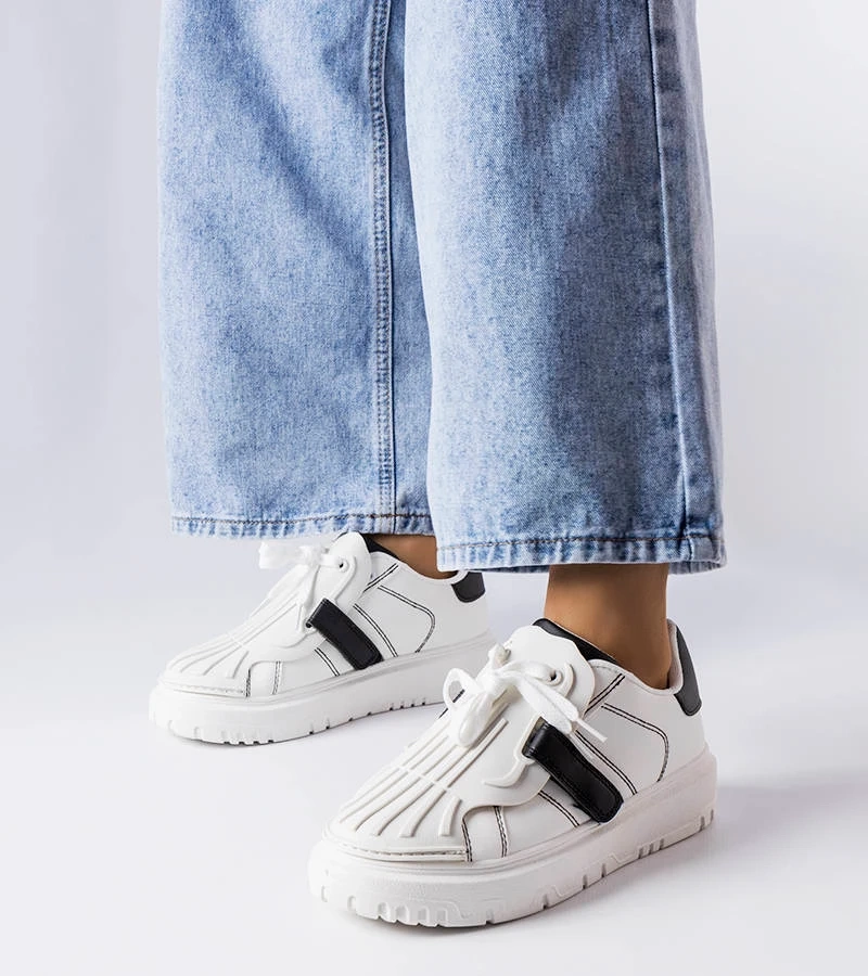 Schwarz-weiße Binet Plateau-Sneaker