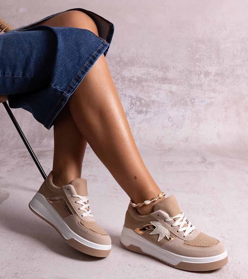 Beige Sneakers mit Spiegeleinsatz von Kollins