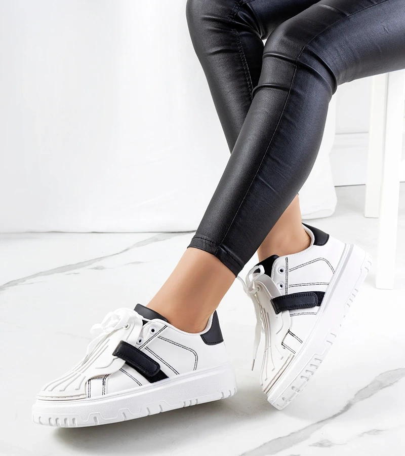 Weiße Klettverschluss-Sneakers von Pates