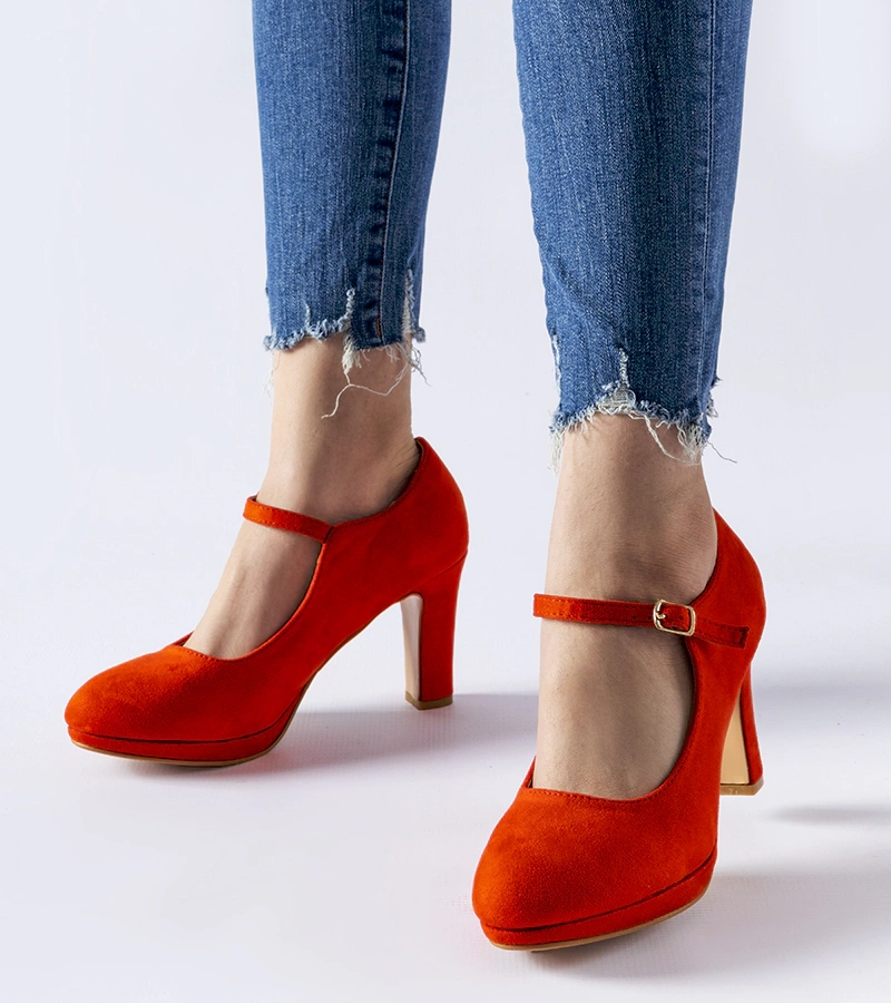 Orangefarbene Stöckelschuhe mit Serri-Schnalle