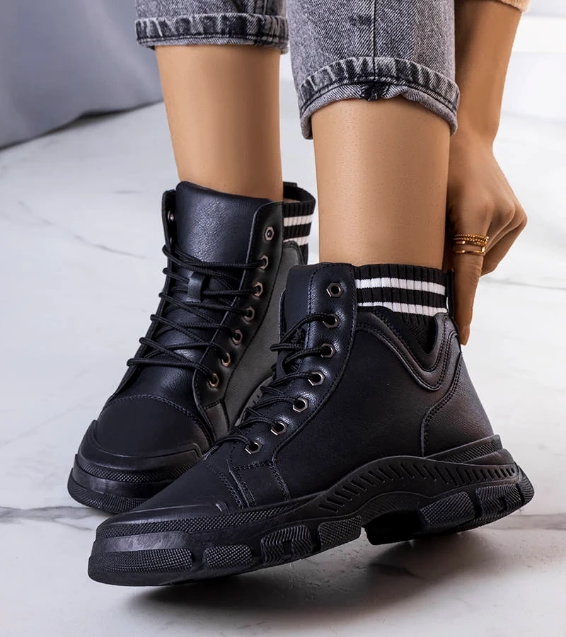 Schwarze gefütterte Innes Stiefeletten