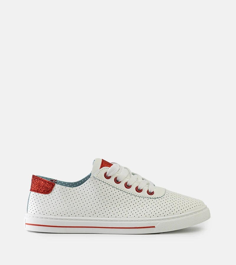 Weiße perforierte Sneakers von Ruala