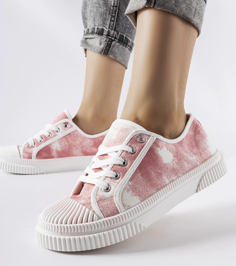 Rosa Sneakers mit Wascheffekt von Clavet