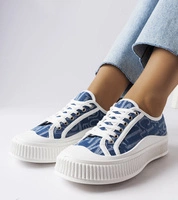 Blau