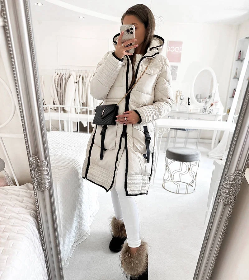 GEFÜTTERTE DAMENJACKE WINTERJACKE MIT KAPUZE TASCHEN BH-1840 SCHWARZ