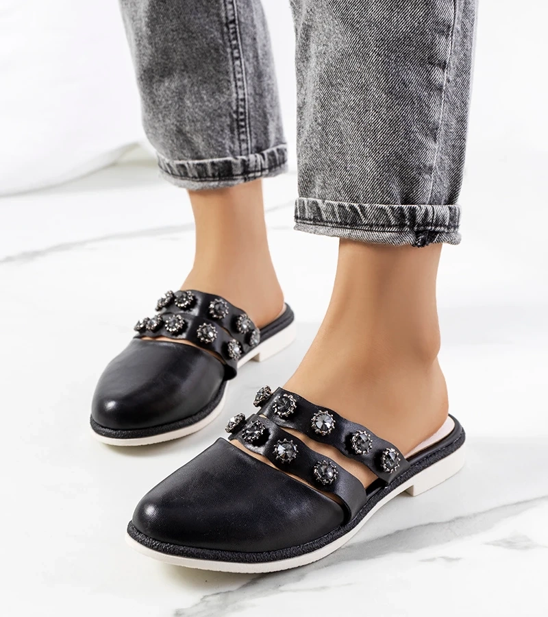 Schwarze Asselt Pantoletten verziert mit Nieten