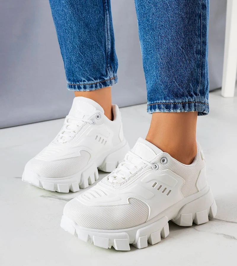 Weiße Sneakers mit massiver Sohle Inez