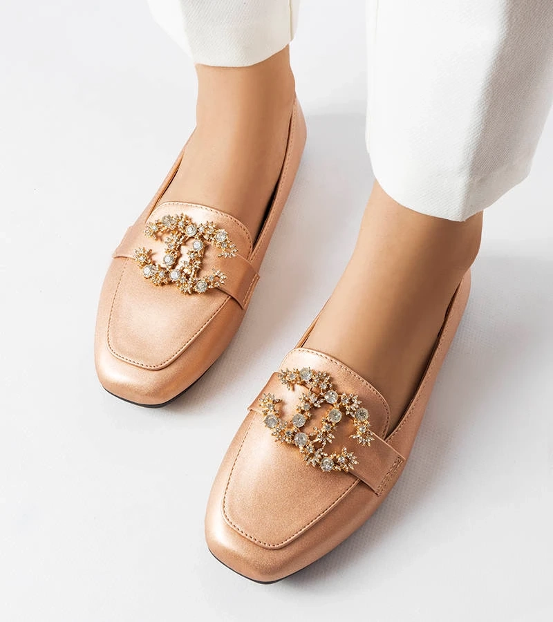 Goldene Mokassins mit Zirkonen Neuer