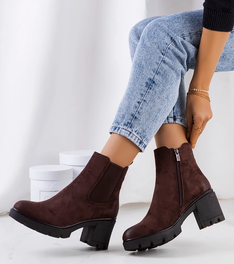 Braune Wildleder Stiefeletten mit Svelte Absatz