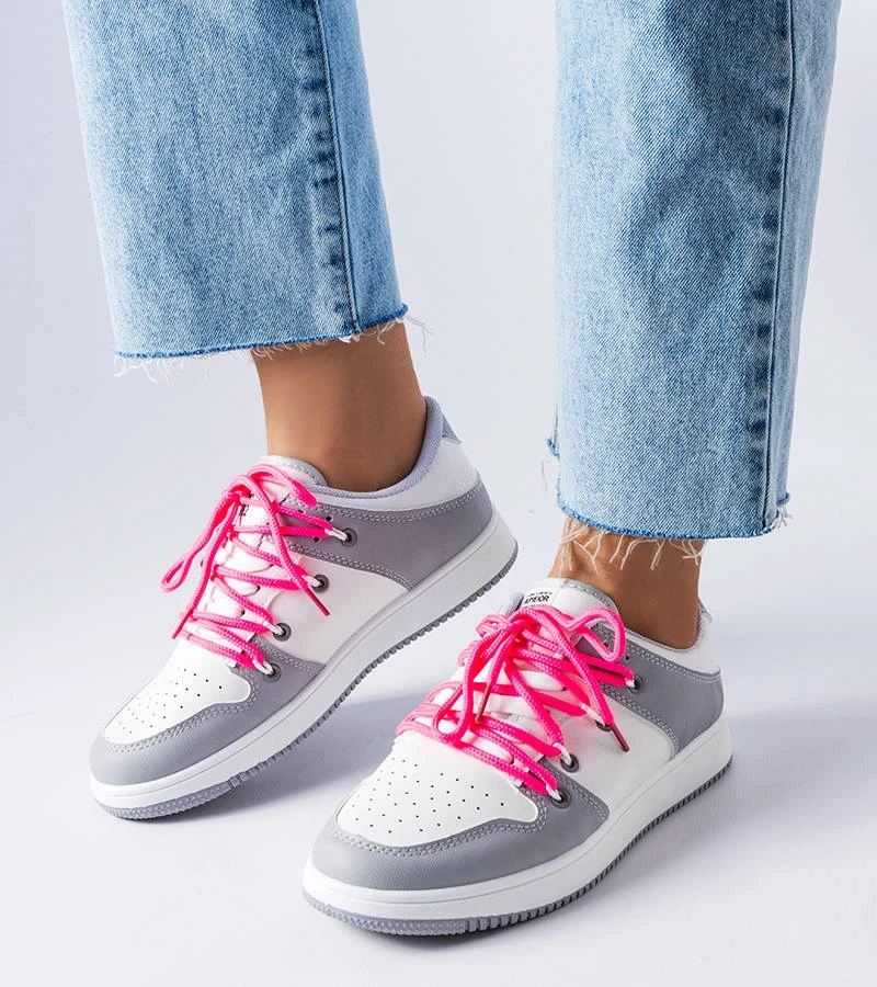 Weiße Retro-Sneakers von Shari