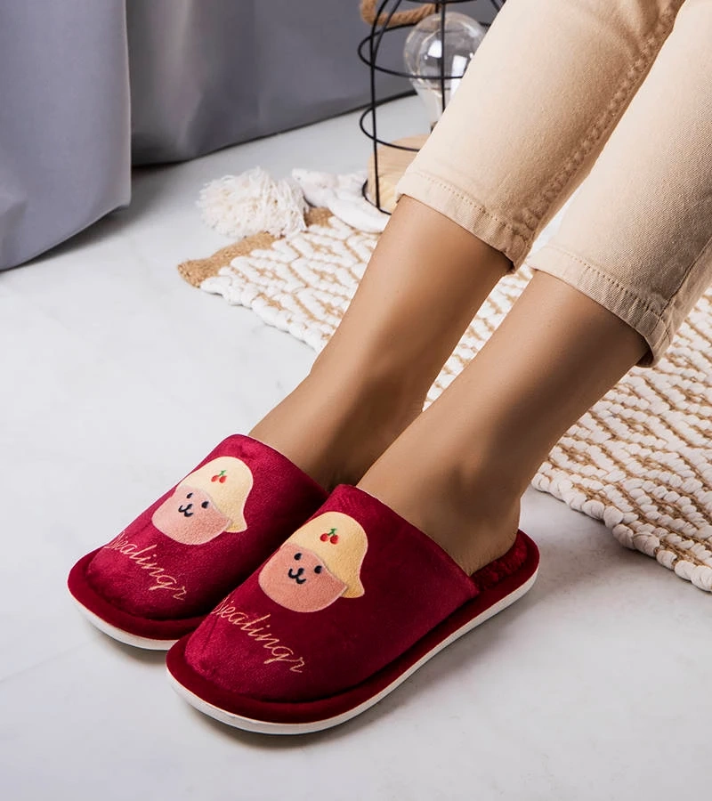 Die roten weichen Hausschuhe von Diealings