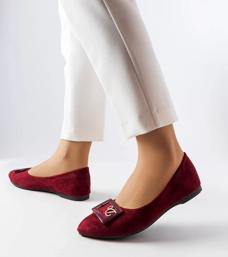 Bordeauxrote Ballerinas verziert mit Zirkonia von Fleming